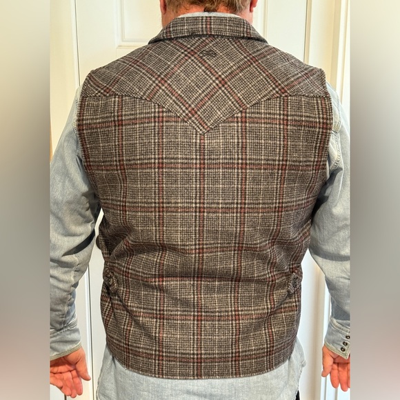 Miller Ranch presented by Cinch Men’s Western Wool Plaid Notched Vest - Picture 2 of 10